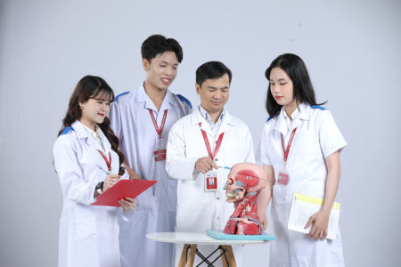 Chủ động nâng cao kiến thức và kỹ năng giúp bác sĩ Y học dự phòng mở rộng cơ hội nghề nghiệp